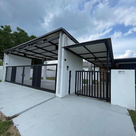 Nur Villa Sg Soi Musslimm Only Kuantan Exteriér fotografie